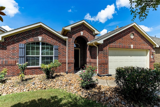 2039 Wembley Way, Rosenberg, TX 77471 - single story home featuring brick siding and a garage