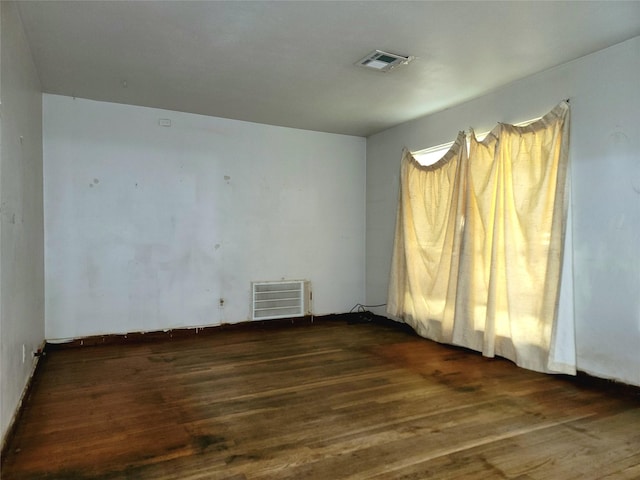 7240 Parker Rd, Houston, TX 77016 - unfurnished room featuring wood finished floors