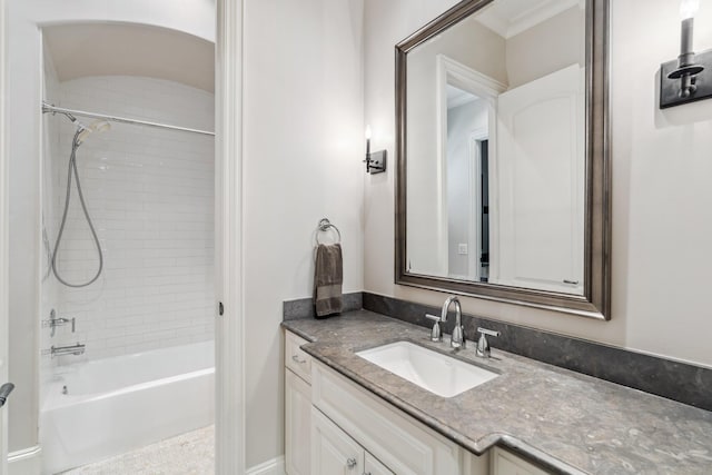 6014 Floyd St, Houston, TX 77007 - full bath featuring vanity and shower / bath combination