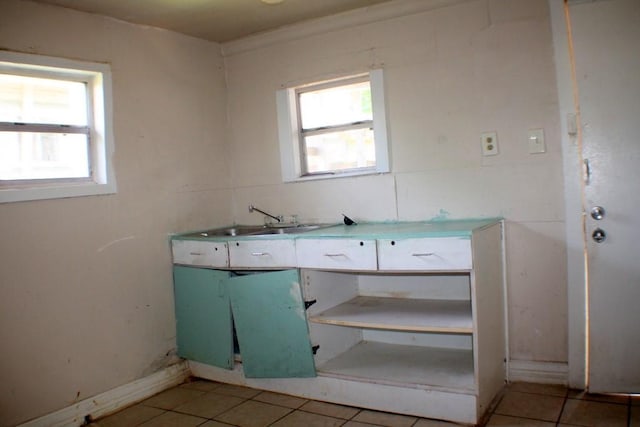 1611 Chapman St, Houston, TX 77009 - bathroom with tile patterned flooring and vanity