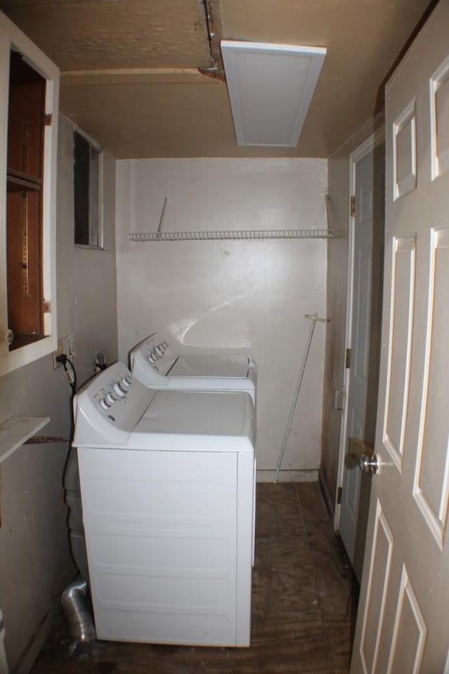 1611 Chapman St, Houston, TX 77009 - laundry room featuring washer and dryer