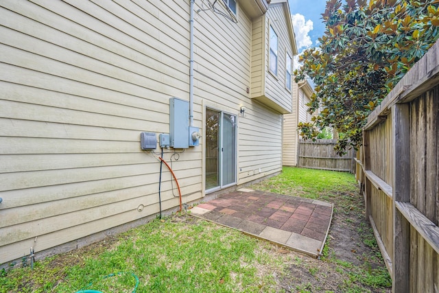 2212 Naomi St, Houston, TX 77054 - fenced backyard featuring a patio