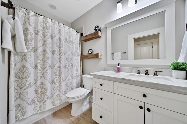 423 Pecore St, Houston, TX 77009 - full bathroom featuring vanity and curtained shower