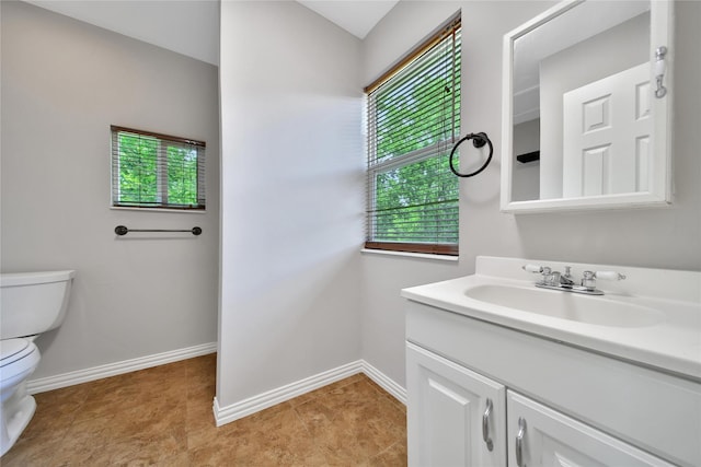 423 Pecore St, Houston, TX 77009 - bathroom with toilet and vanity