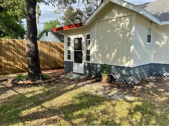 903 N Valderas St, Angleton, TX 77515 - photo 30