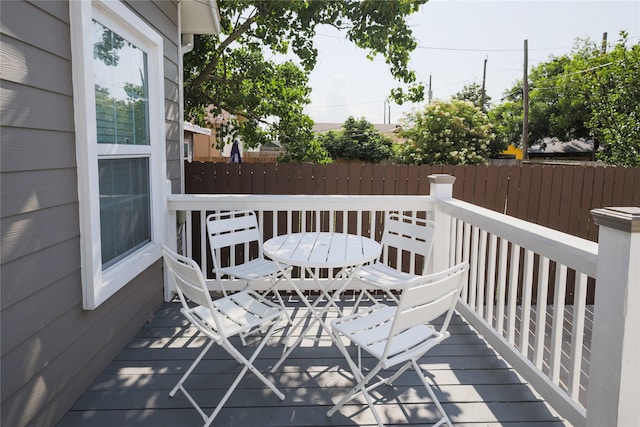 4023 Avenue S, Galveston, TX 77550 - deck with outdoor dining area