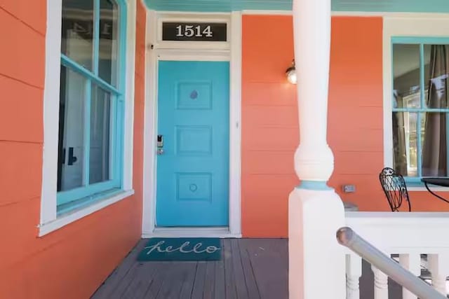 1514 18th St, Galveston, TX 77550 - doorway to property with a porch