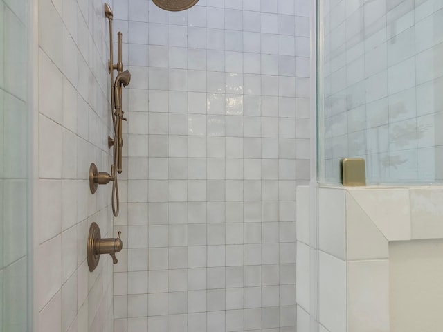 23226 Oak Hollow Ln, Tomball, TX 77377 - bathroom with tiled shower