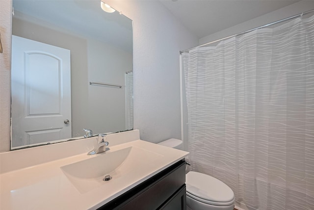 21018 Whitehaven Bluff Trl, Katy, TX 77449 - full bathroom with toilet, vanity, and a shower with curtain