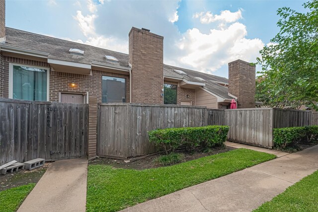 13798 Hollowgreen Dr Unit 305, Houston, TX 77082 - view of yard