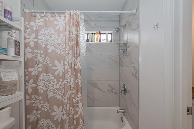 13798 Hollowgreen Dr Unit 305, Houston, TX 77082 - bathroom featuring shower / bathtub combination with curtain