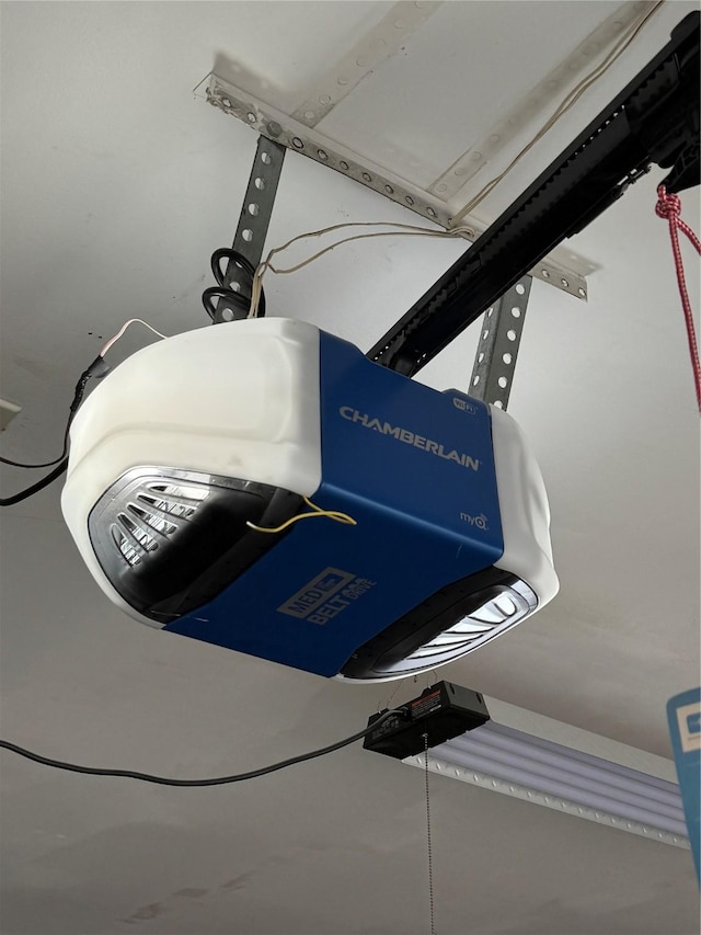 13798 Hollowgreen Dr Unit 305, Houston, TX 77082 - garage view of a garage door opener