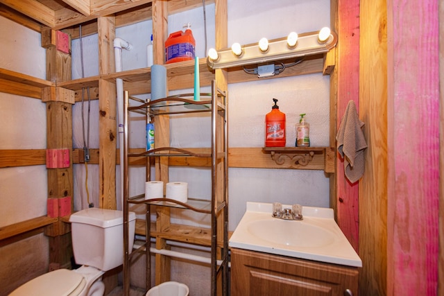 120 Brazos River Rd Unit 400, Freeport, TX 77541 - bathroom with toilet and vanity