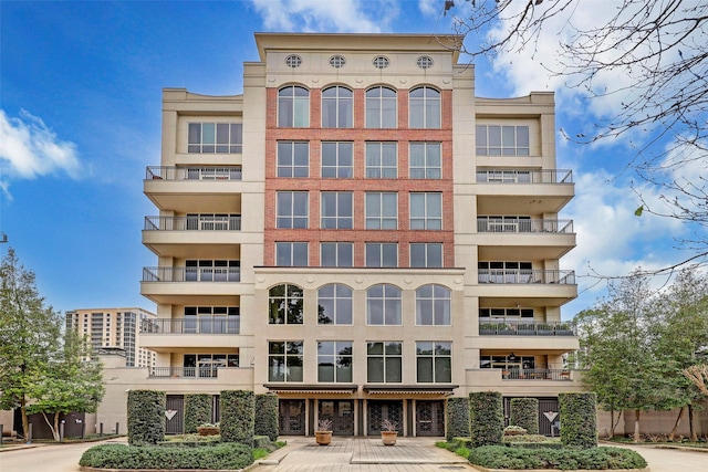 511 S Post Oak Ln Unit 6D, Houston, TX 77056 - view of apartment building / complex