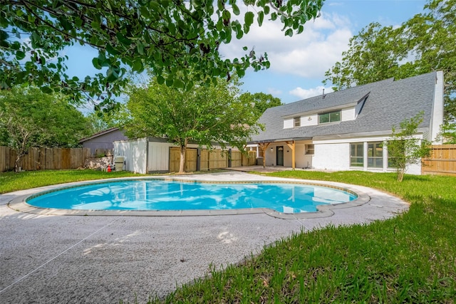 8014 Wray Ct, Houston, TX 77088 - view of pool featuring a patio area
