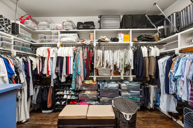 1616 Wrenwood Lks, Houston, TX 77043 - walk in closet featuring wood finished floors