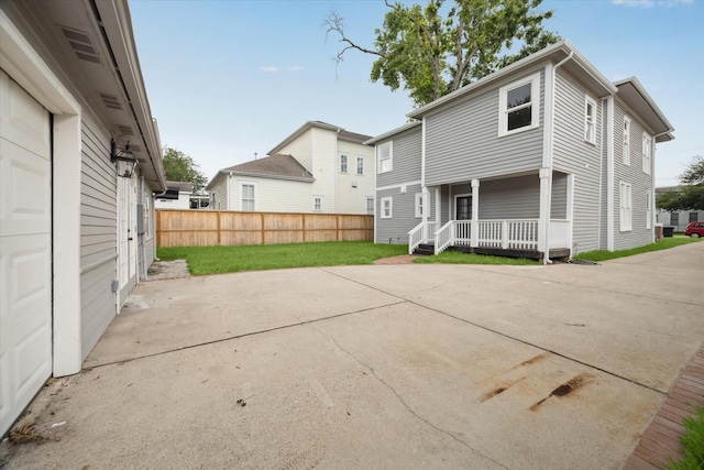 1819 Oxford St, Houston, TX 77008 - rear view of house featuring covered porch
