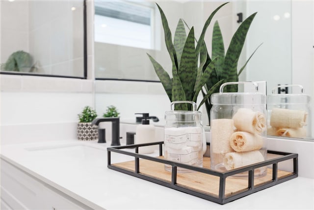 5322 Rue St, Houston, TX 77033 - detailed view of vanity