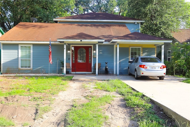 1007 Prune St, La Marque, TX 77568 - view of front of home featuring concrete driveway