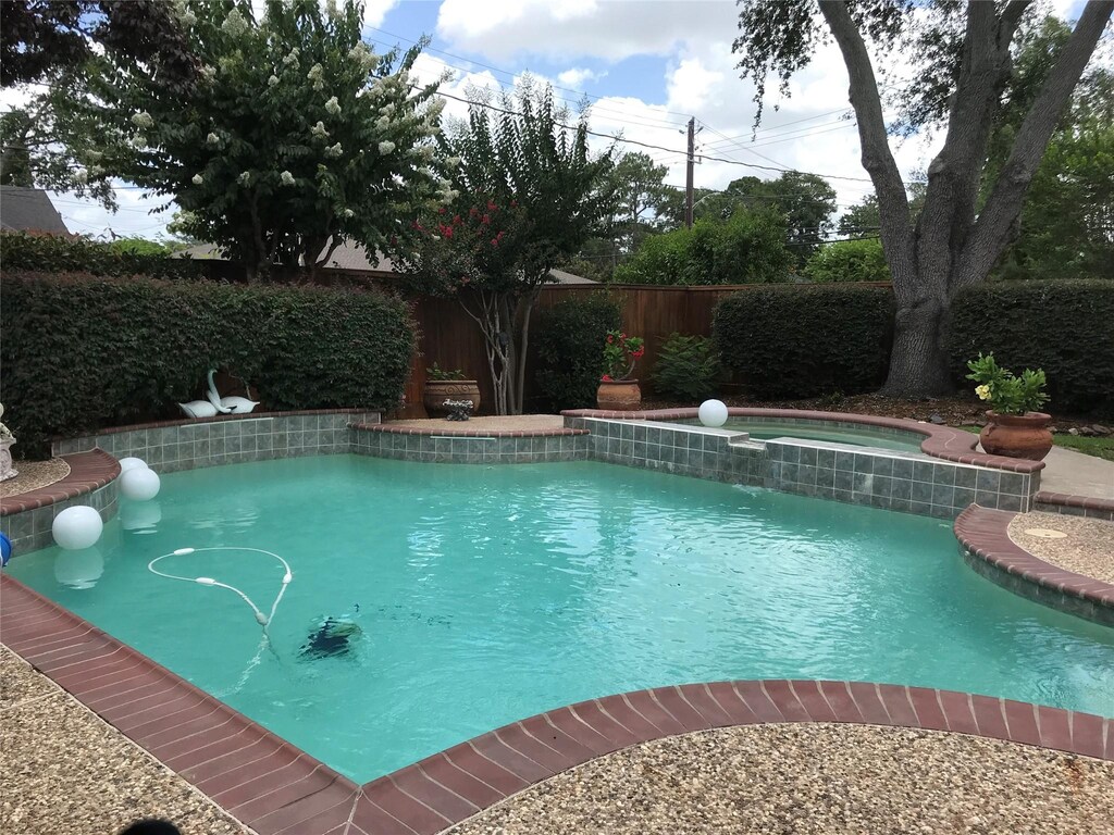 127 Parliament Dr, Houston, TX 77034 - photo 1