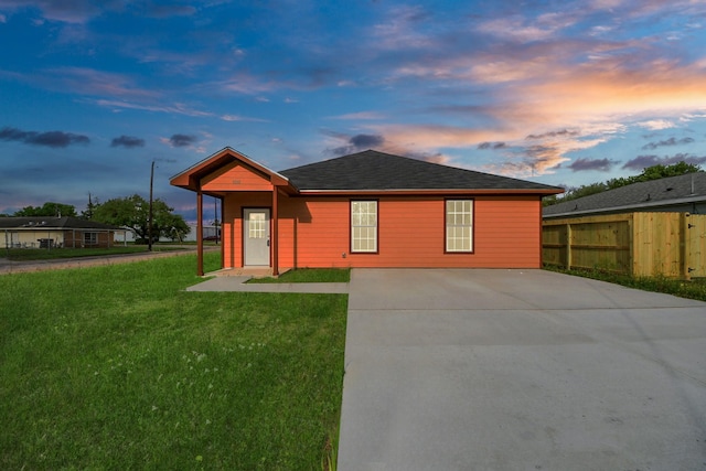 1518 Heights St, Pasadena, TX 77503 - ranch-style house with driveway and a shingled roof