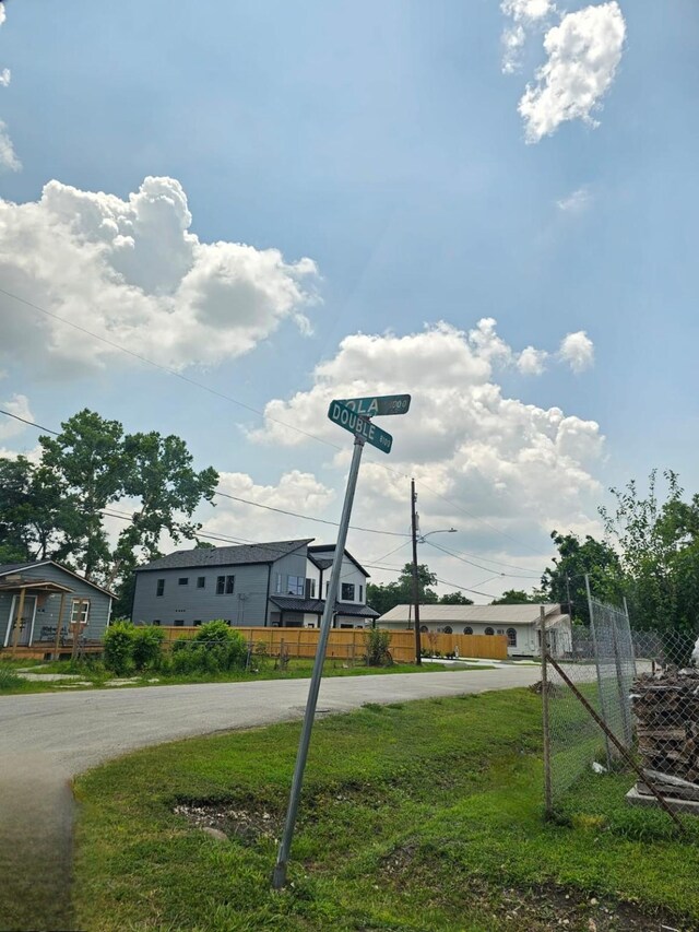 8114 Wheatley St, Houston, TX 77088 - photo 9