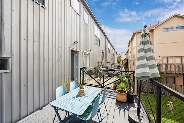 646 Lester St, Houston, TX 77007 - wooden deck with a residential view
