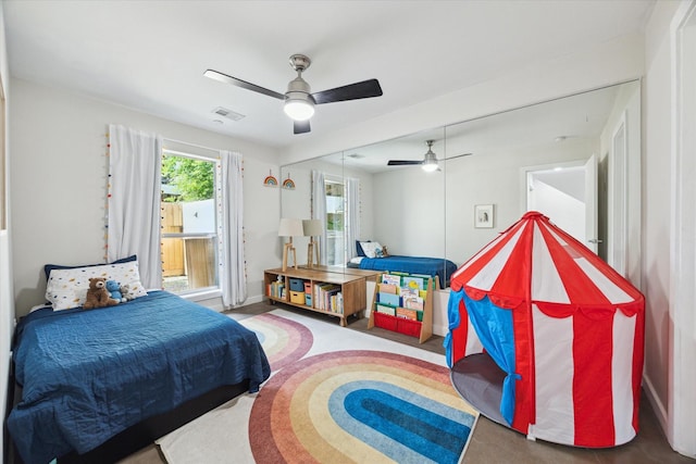 646 Lester St, Houston, TX 77007 - bedroom with a ceiling fan and baseboards