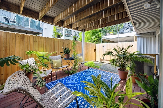 646 Lester St, Houston, TX 77007 - fenced backyard with a patio area