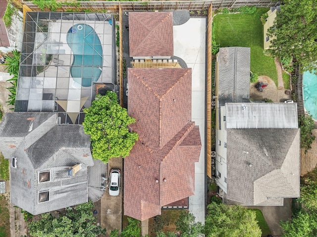 412 Hawthorne St, Houston, TX 77006 - aerial view of a pool