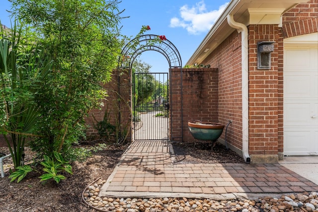 44 Vinebrook Rd, The Woodlands, TX 77380 - view of gate