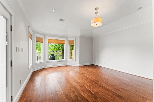 44 Vinebrook Rd, The Woodlands, TX 77380 - empty room featuring hardwood / wood-style floors, baseboards, recessed lighting, and crown molding