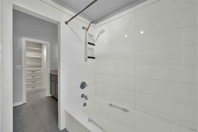 77 Chelsea Blvd, Houston, TX 77006 - full bath featuring  shower combination, tile patterned flooring, and vanity