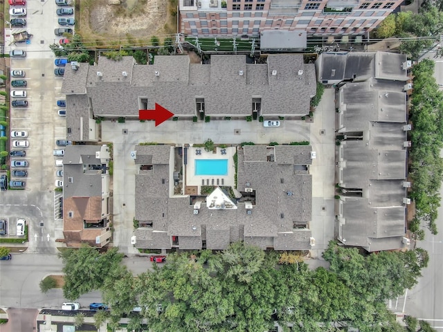 77 Chelsea Blvd, Houston, TX 77006 - aerial overview of property's location featuring a pool area