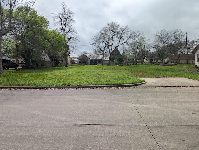 619 Gresham St, Baytown, TX 77520