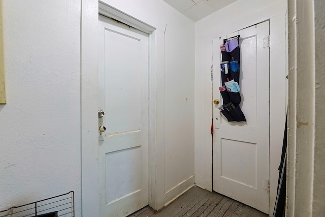 702 72nd St, Houston, TX 77011 - entryway featuring wood finished floors