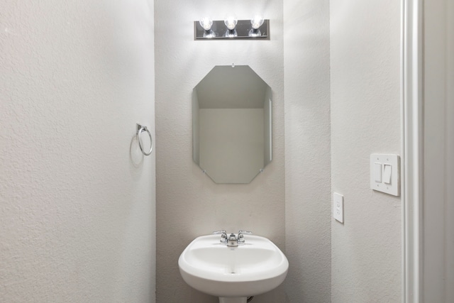 4438 Stephanie Park Ln, Conroe, TX 77304 - bathroom with a sink