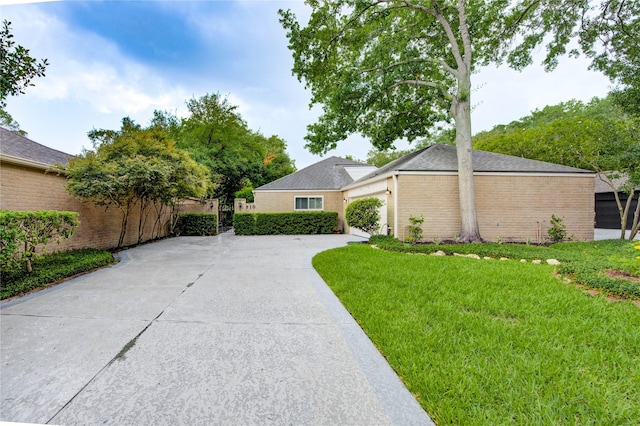 310 E Fair Harbor Ln, Houston, TX 77079 - photo 3