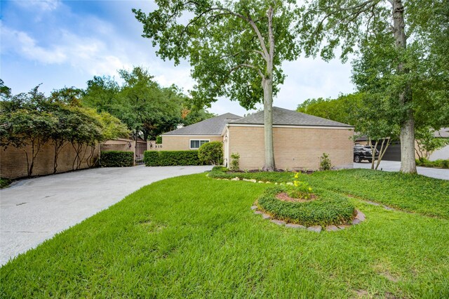 310 E Fair Harbor Ln, Houston, TX 77079 - photo 4