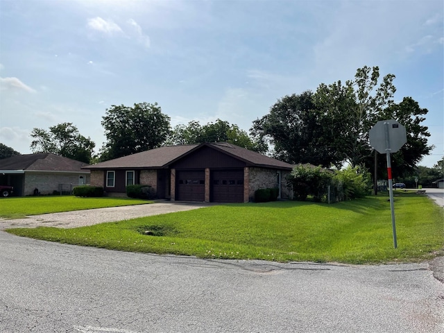 1733 Brumbelow St, Rosenberg, TX 77471 - single story home featuring an attached garage, a front yard, and driveway