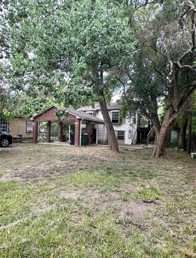 7215 Victoria St, Houston, TX 77020 - view of front facade with brick siding