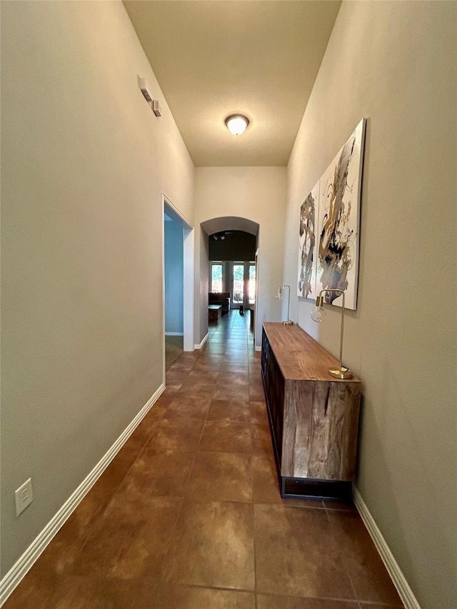 15127 Turquoise Mist Dr, Cypress, TX 77433 - hallway featuring arched walkways and baseboards