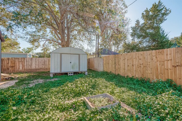 607 Speed St, Wharton, TX 77488 - fenced backyard with a garden