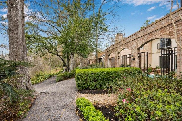 8 Woodstone St, Houston, TX 77024 - photo 30