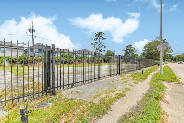 3527 Ella Blvd, Houston, TX 77018