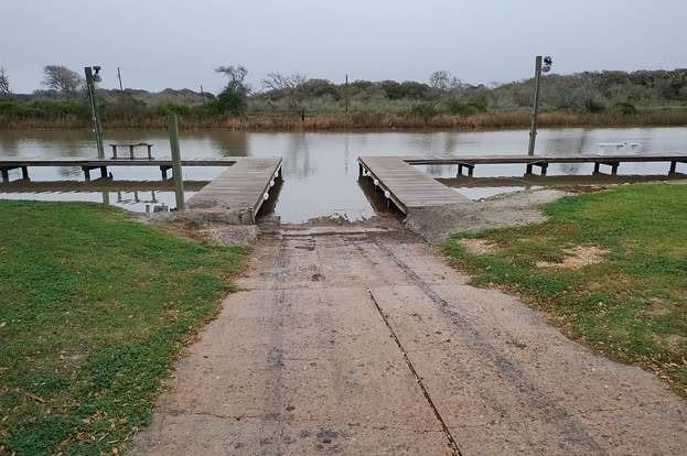 163 Osprey St, Palacios, TX 77465