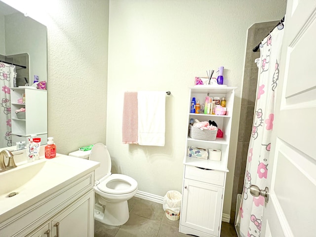 2900 Green Ash Ct, Conroe, TX 77301 - full bath with vanity, toilet, tile patterned flooring, curtained shower, and a textured wall