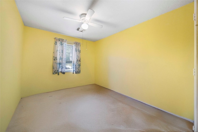 8202 Caddo Rd, Houston, TX 77078 - unfurnished room featuring a ceiling fan and carpet floors