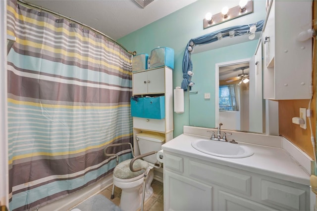 8202 Caddo Rd, Houston, TX 77078 - full bathroom featuring vanity and curtained shower