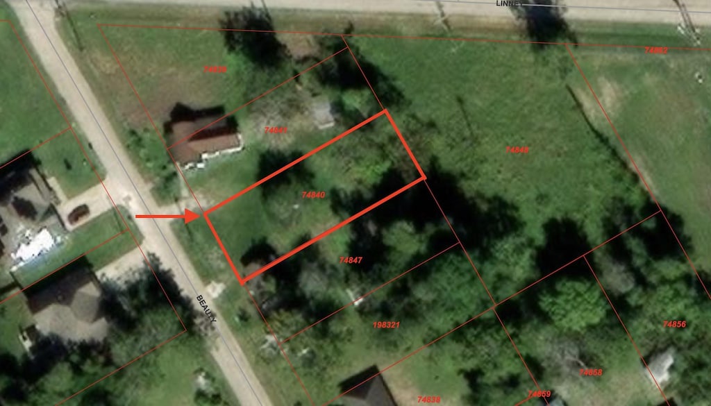 1503 Beauty St, Dayton, TX 77535 - photo 1